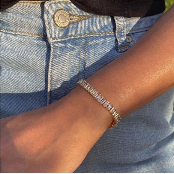 GOLD 18k Gold Plated CZ Tennis Bracelet - Picture 1 of 3